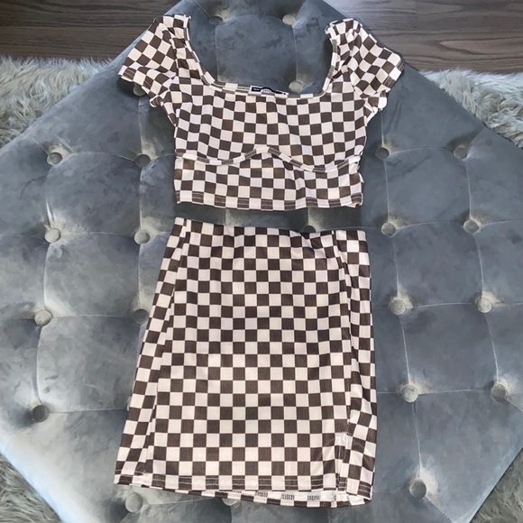Two piece set - Picture 1 of 3